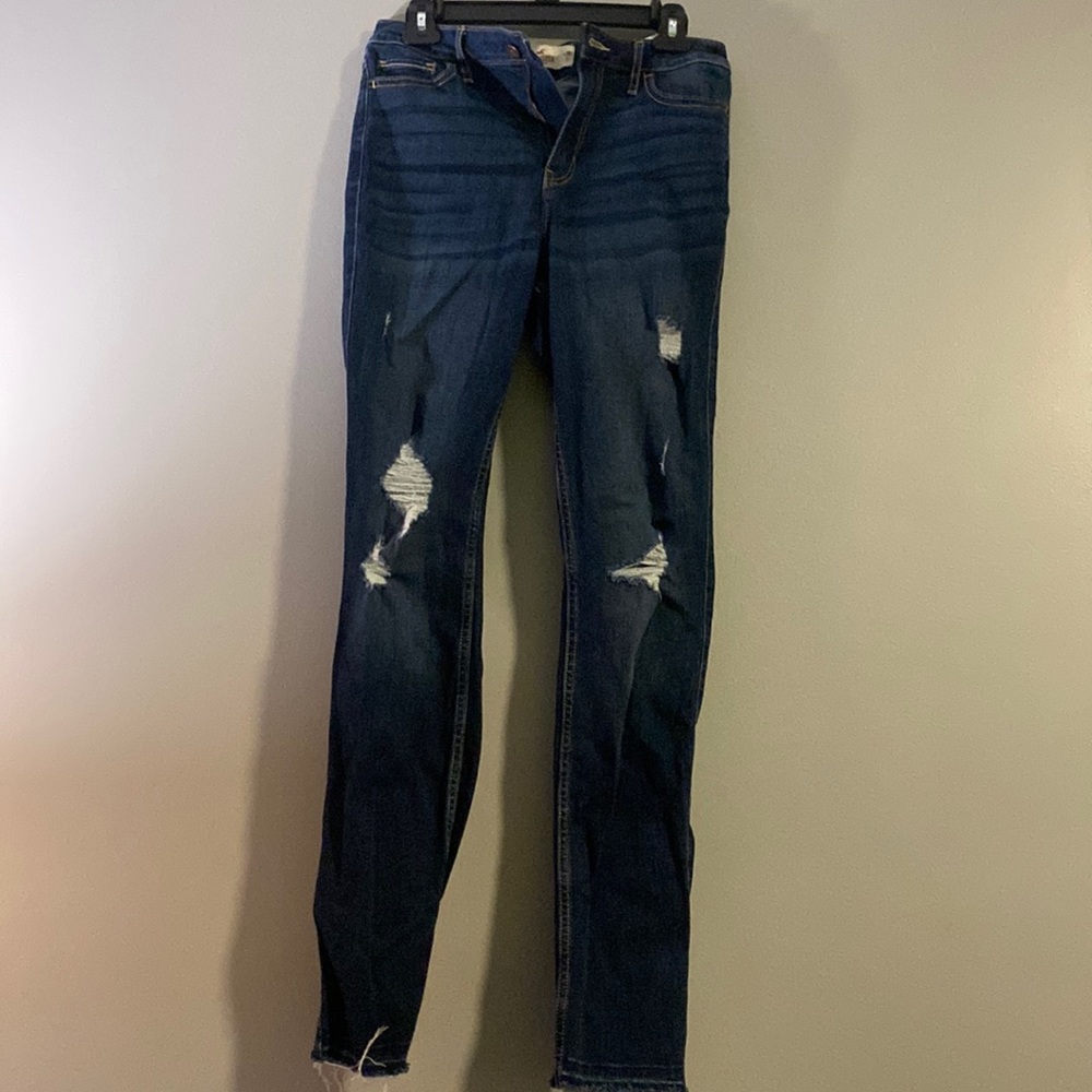 Ripped 9L Hollister jeans